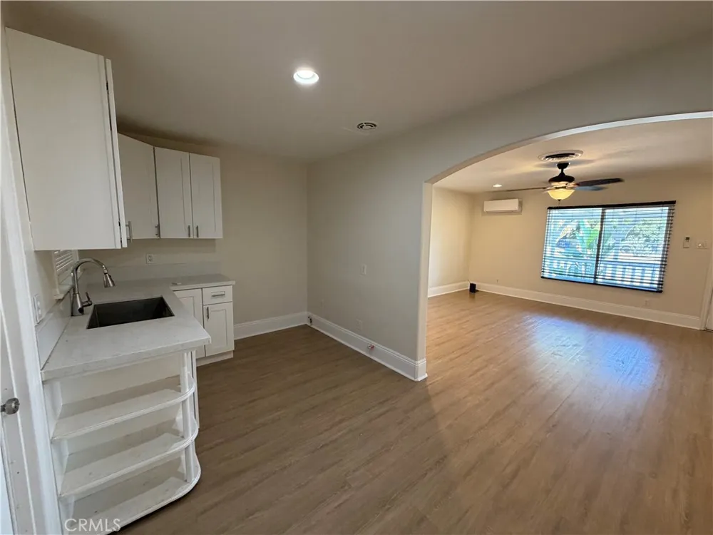 9384 Fontana Ave Fontana, CA 92335