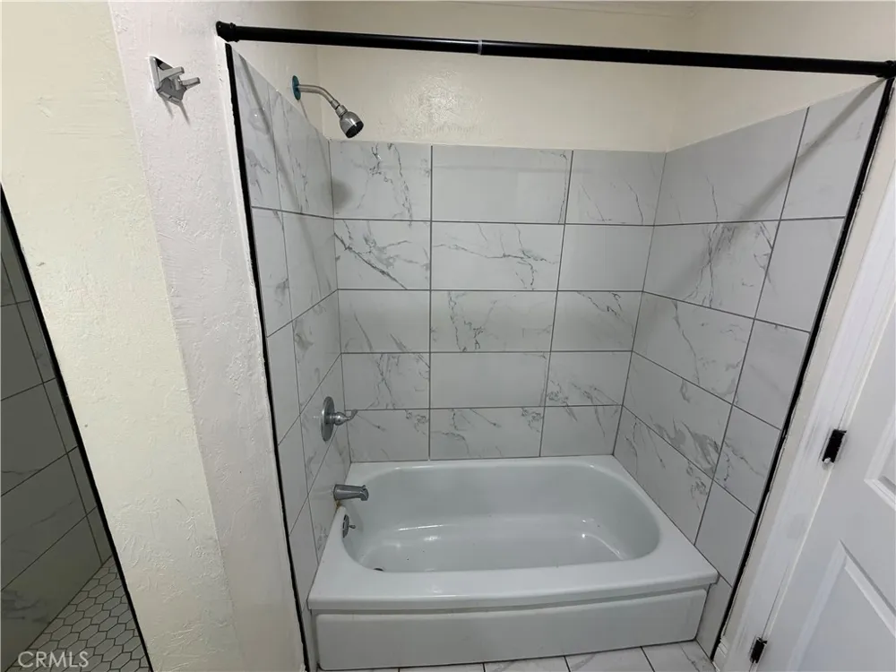 9384 Fontana Ave Fontana, CA 92335
