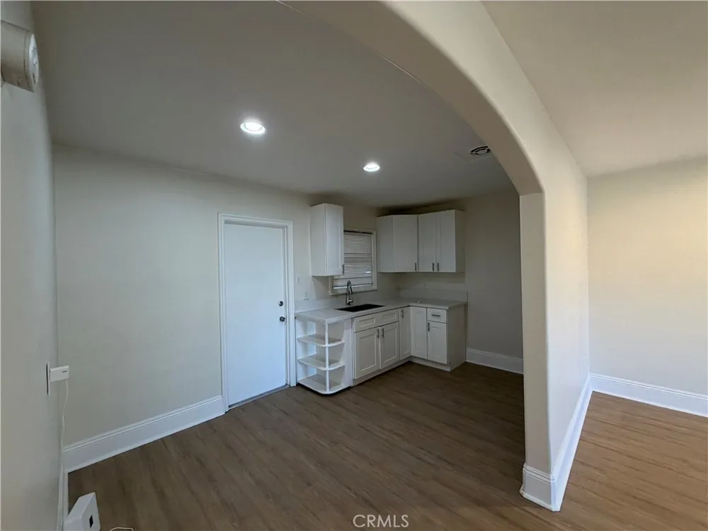 9384 Fontana Ave Fontana, CA 92335