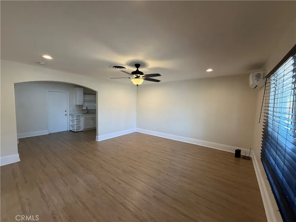 9384 Fontana Ave Fontana, CA 92335