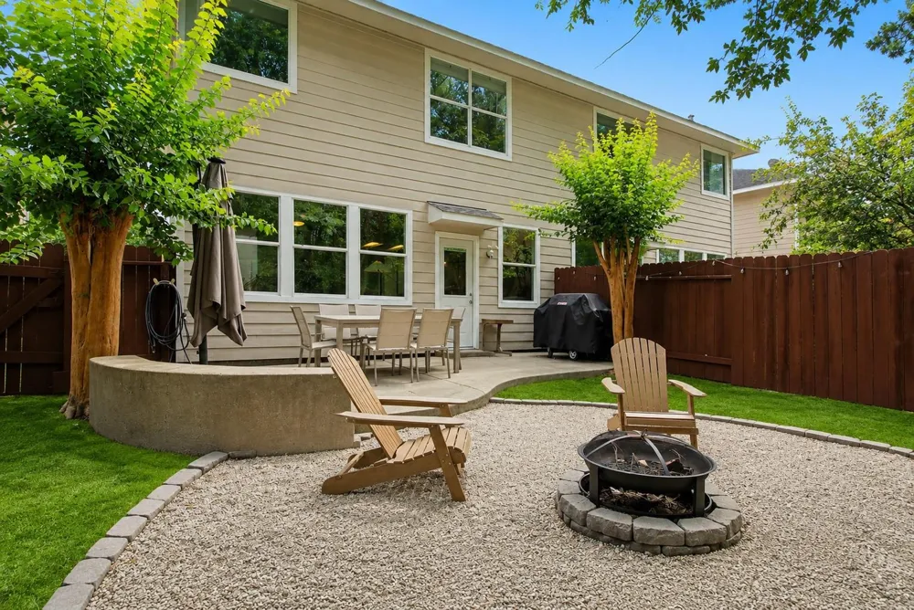 55 Ledgestone Place The Woodlands, TX 77382