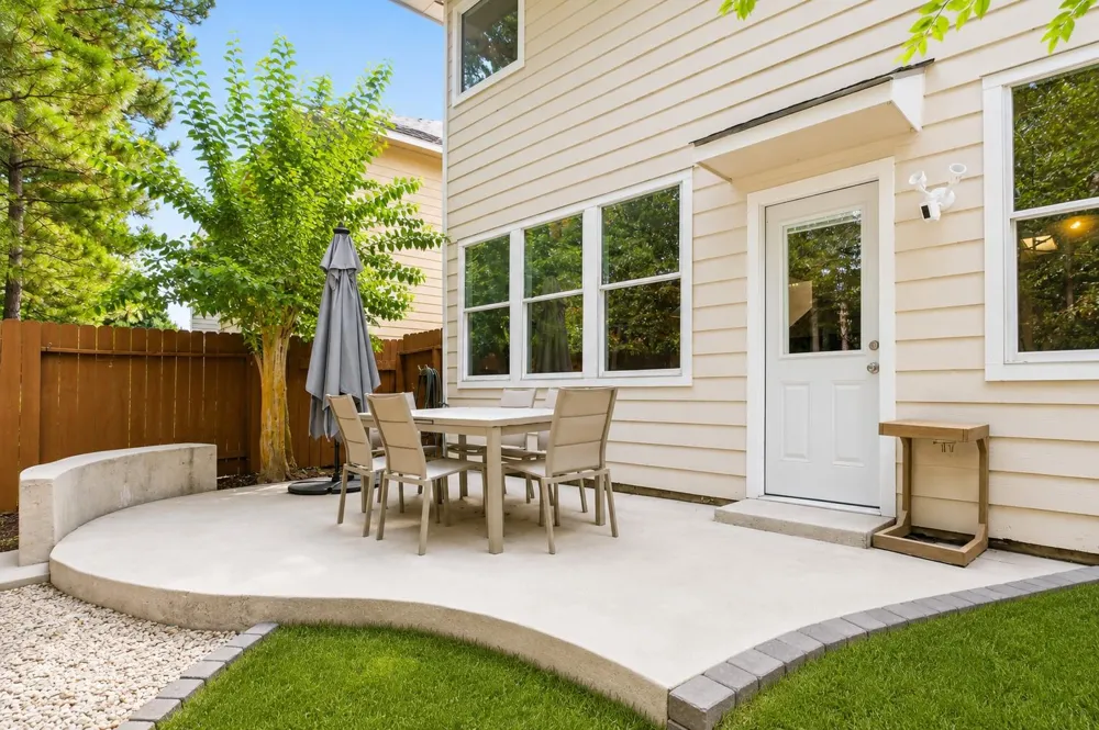 55 Ledgestone Place The Woodlands, TX 77382