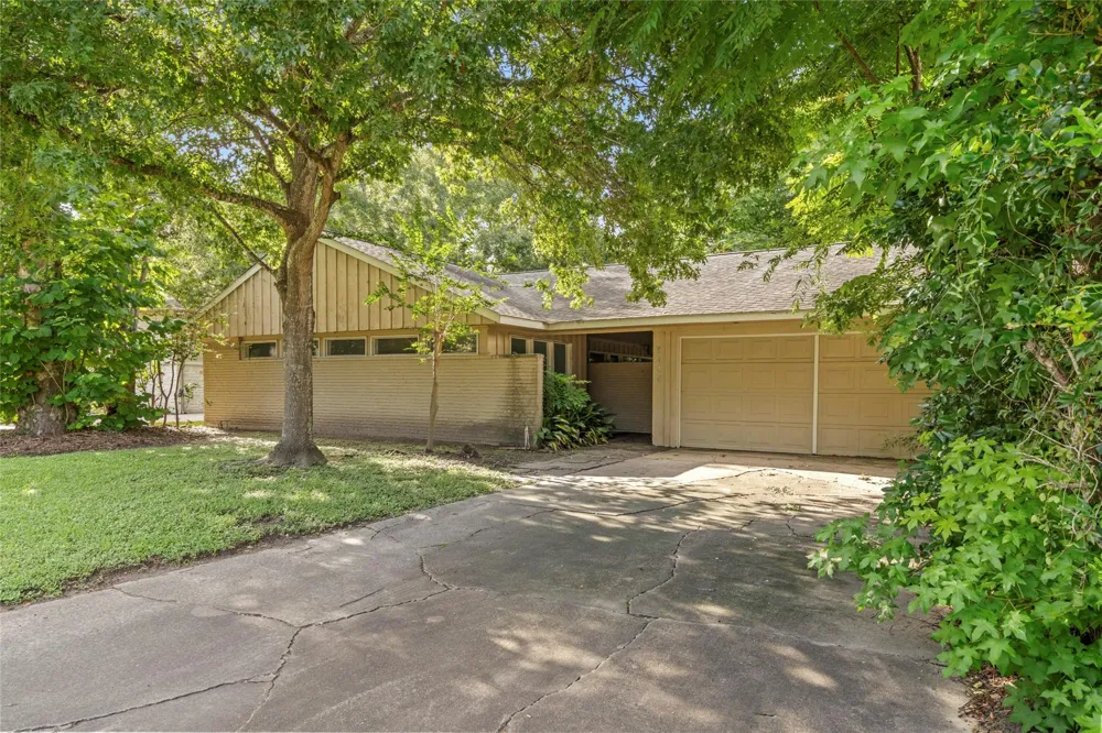 5146 Carew Street Houston, TX 77096