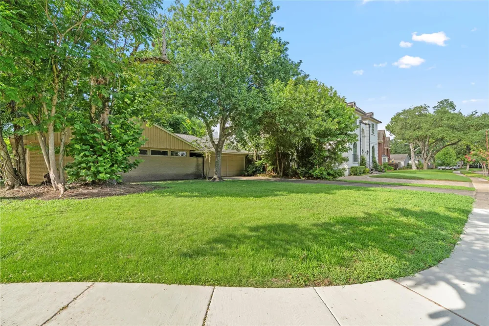 5146 Carew Street Houston, TX 77096