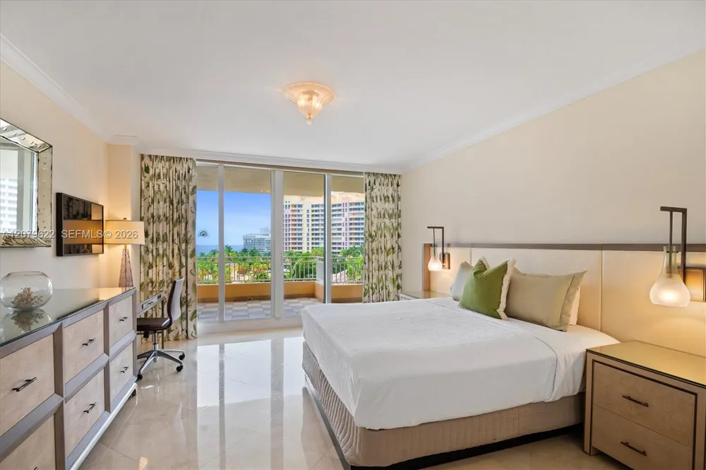 791 Crandon Blvd #704 Key Biscayne, FL 33149