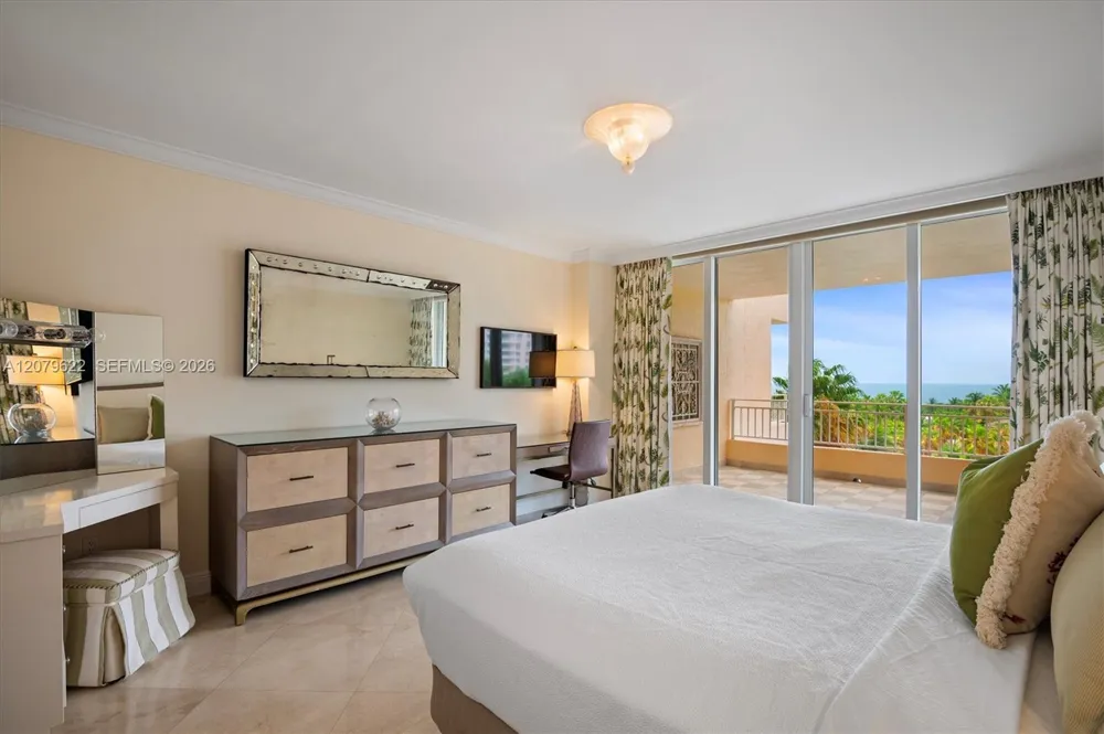791 Crandon Blvd #704 Key Biscayne, FL 33149