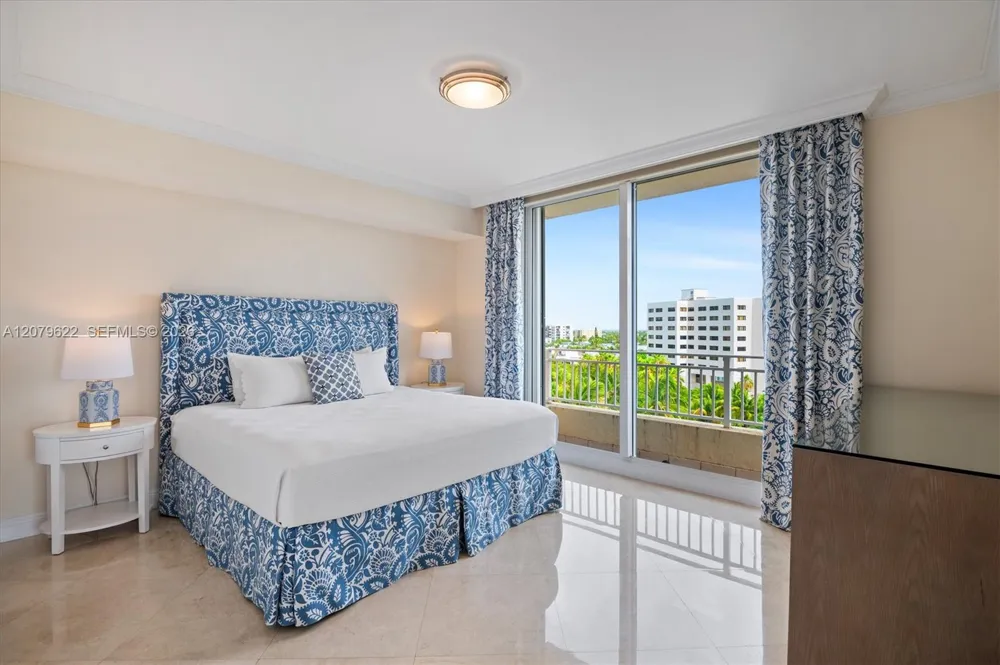 791 Crandon Blvd #704 Key Biscayne, FL 33149