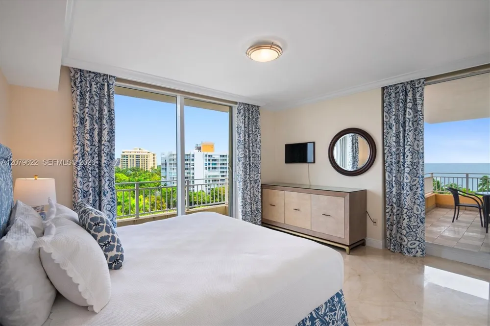 791 Crandon Blvd #704 Key Biscayne, FL 33149
