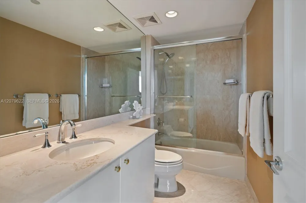 791 Crandon Blvd #704 Key Biscayne, FL 33149