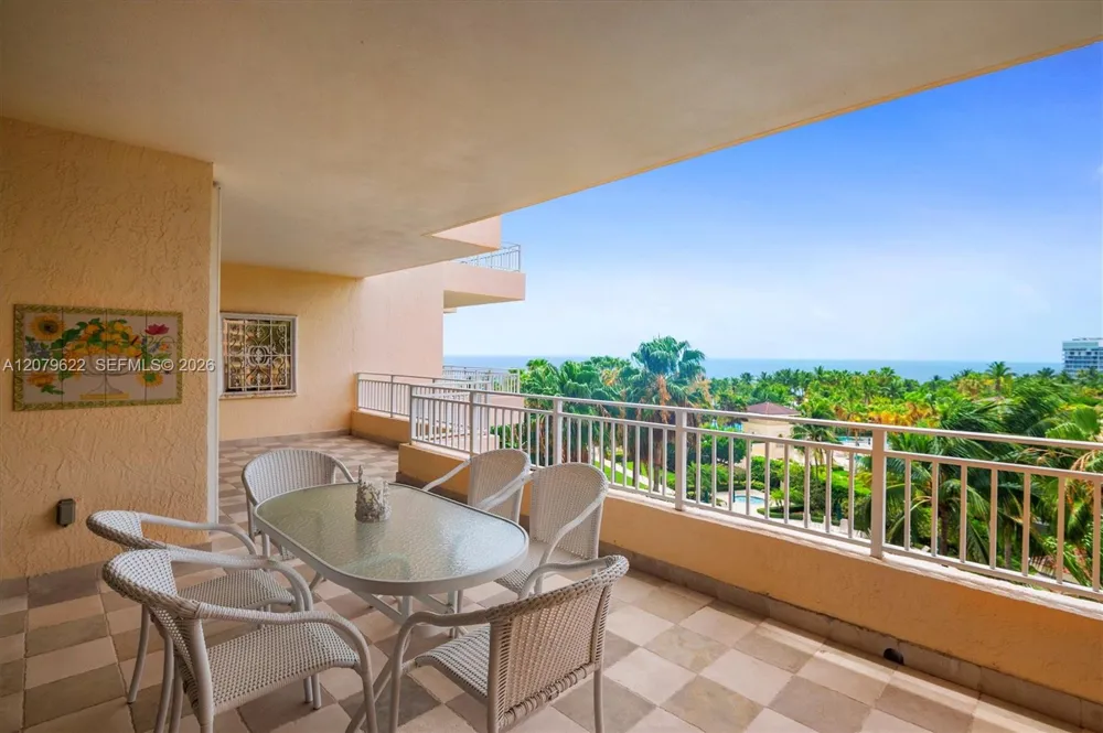 791 Crandon Blvd #704 Key Biscayne, FL 33149