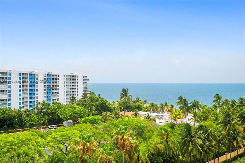 791 Crandon Blvd #704 Key Biscayne, FL 33149