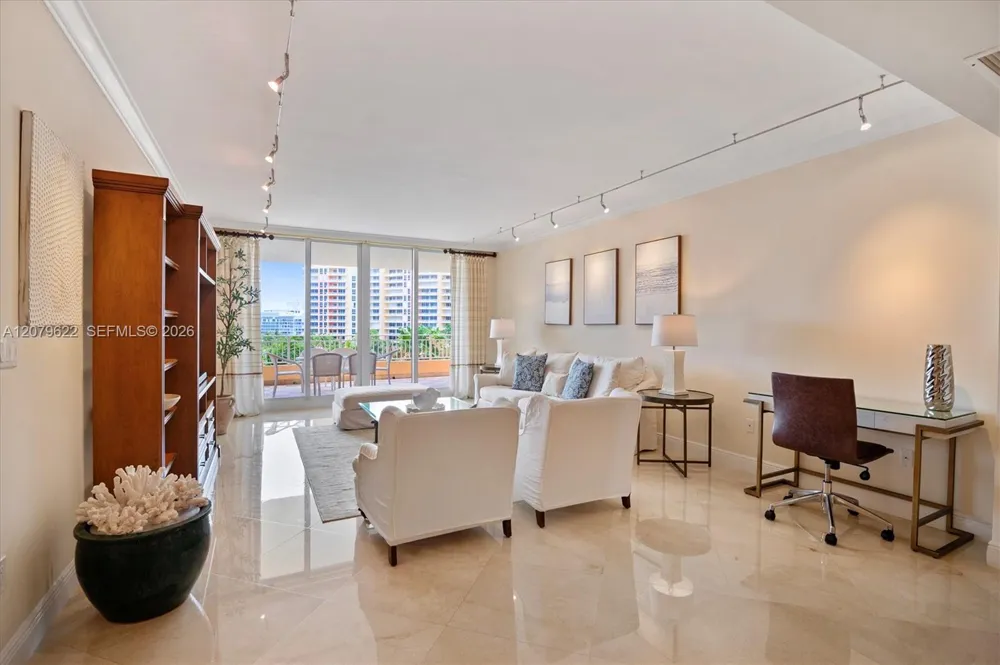 791 Crandon Blvd #704 Key Biscayne, FL 33149