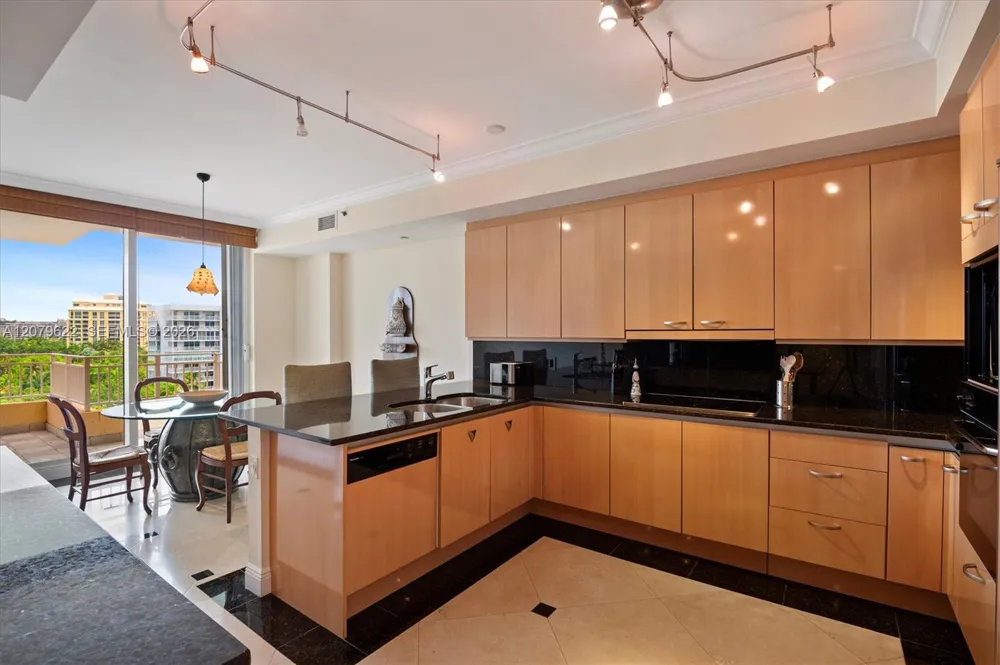 791 Crandon Blvd #704 Key Biscayne, FL 33149