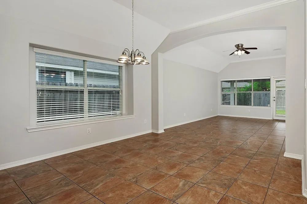 10912 Redbird Conroe, TX 77385