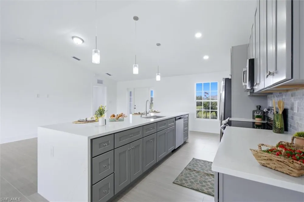 1219 NW 9th Place Cape Coral, FL 33993