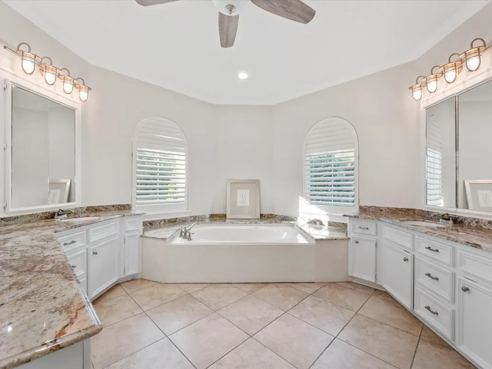 993 Sandy Court La Porte, TX 77571