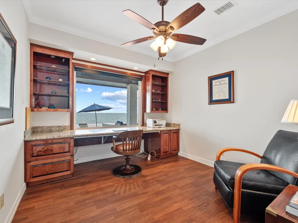 993 Sandy Court La Porte, TX 77571