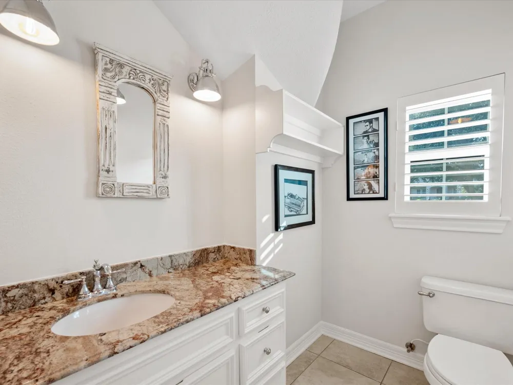 993 Sandy Court La Porte, TX 77571