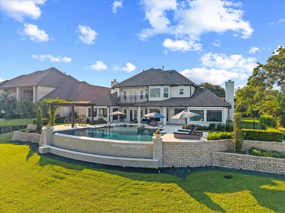 993 Sandy Court La Porte, TX 77571