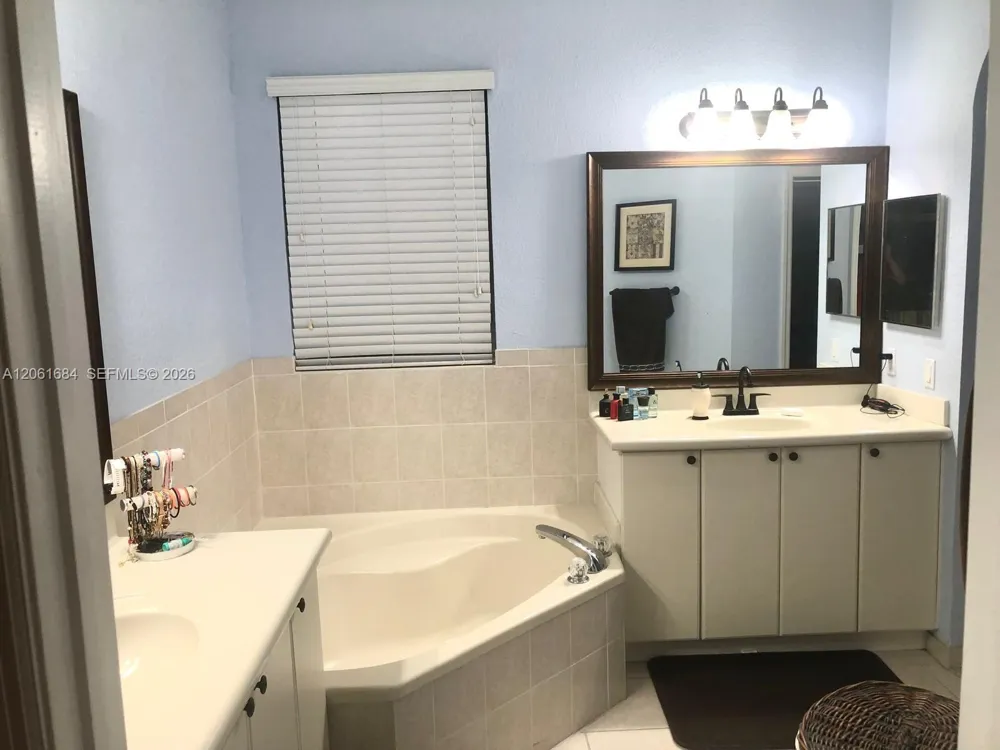 11814 SW 137th Path Miami, FL 33186