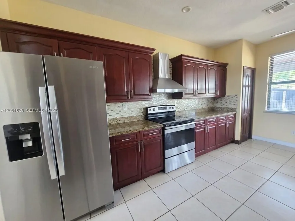 15350 SW 11 ST Miami, FL 33178