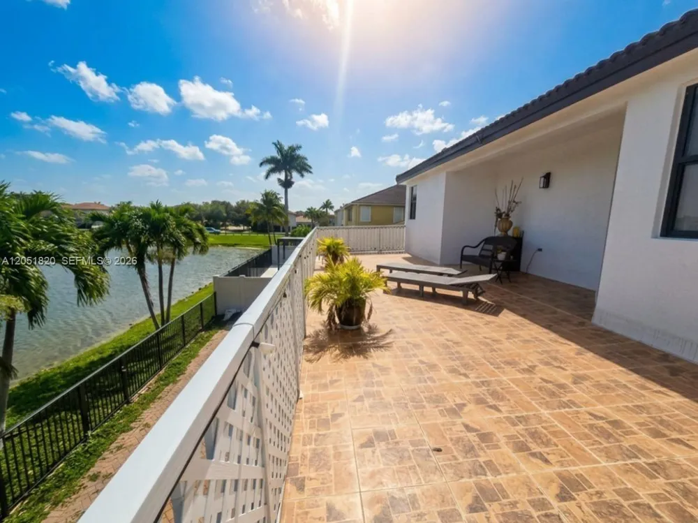 15350 SW 11 ST Miami, FL 33178