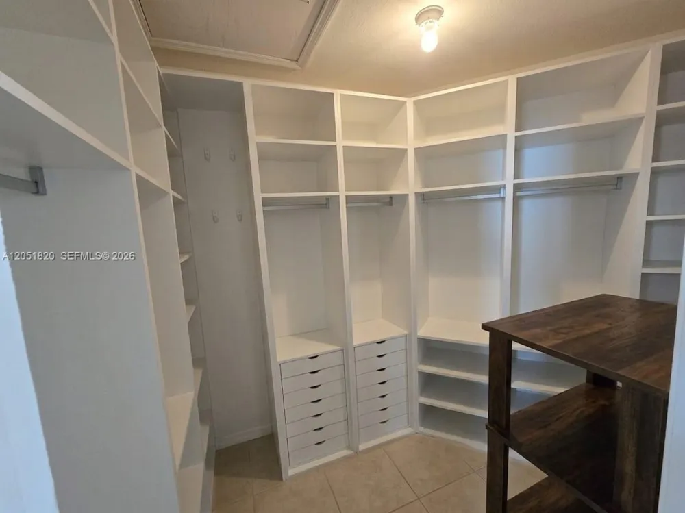 15350 SW 11 ST Miami, FL 33178