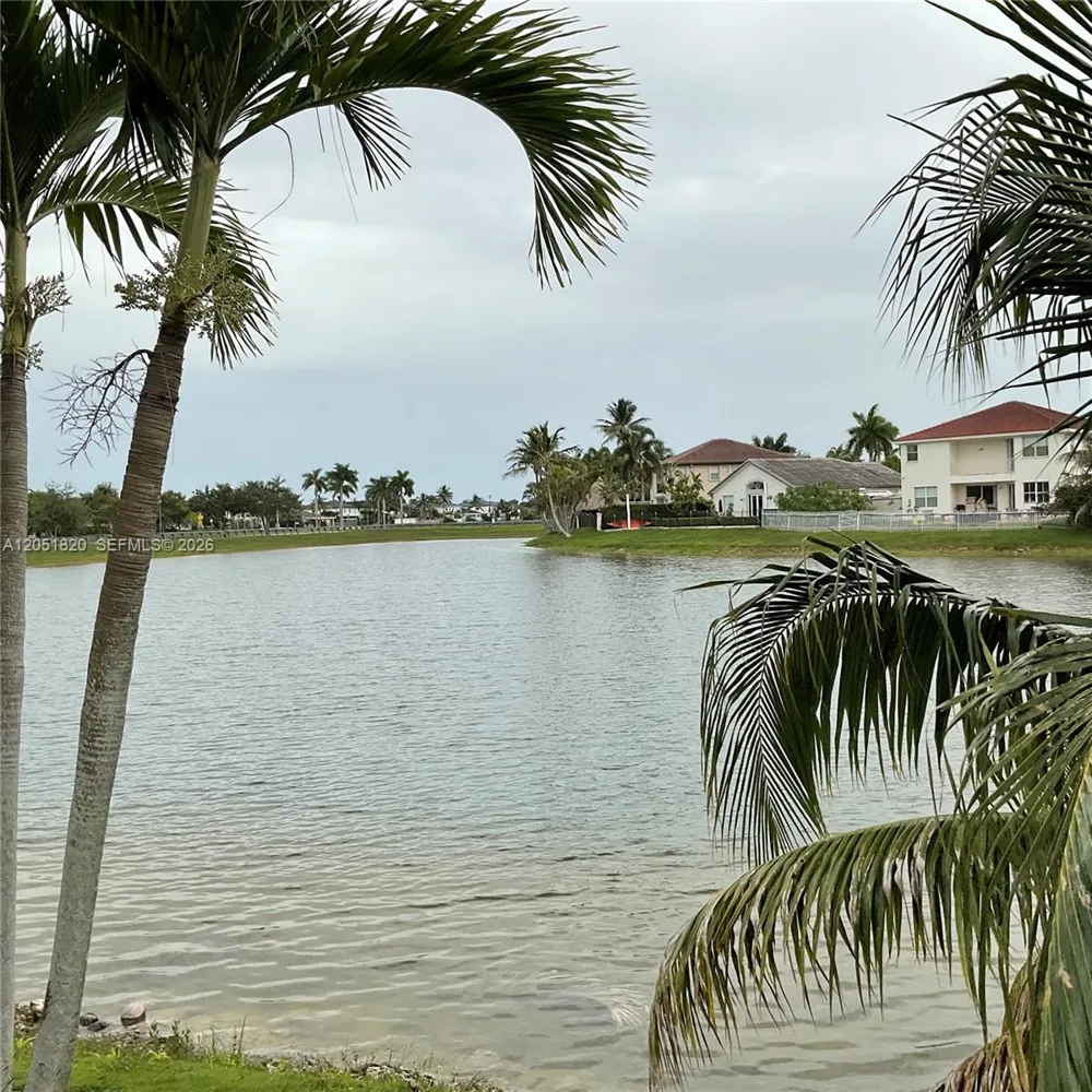15350 SW 11 ST Miami, FL 33178