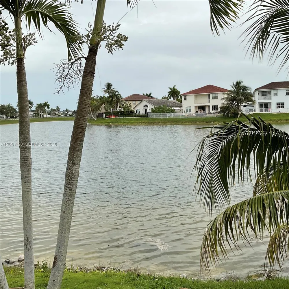 15350 SW 11 ST Miami, FL 33178