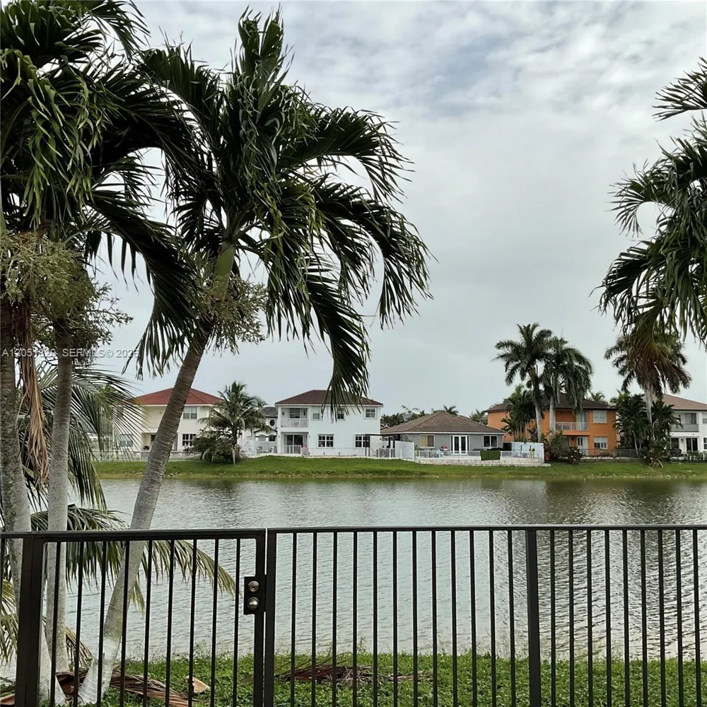 15350 SW 11 ST Miami, FL 33178