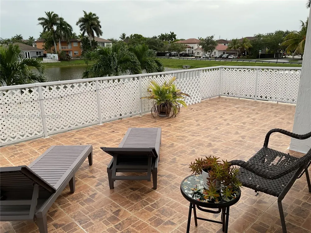 15350 SW 11 ST Miami, FL 33178
