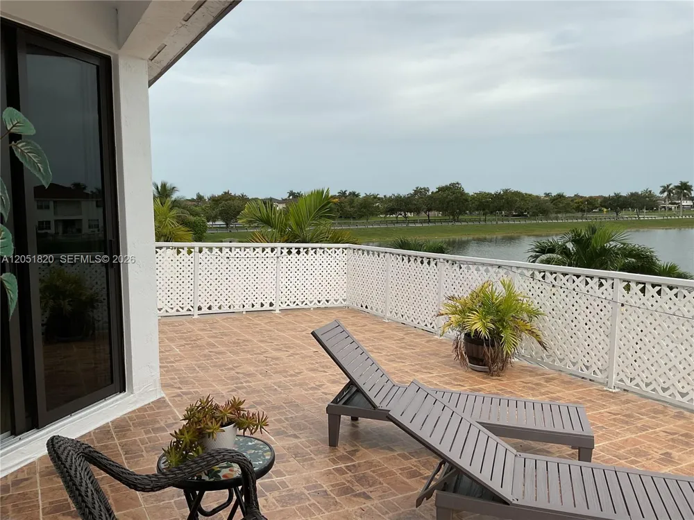 15350 SW 11 ST Miami, FL 33178