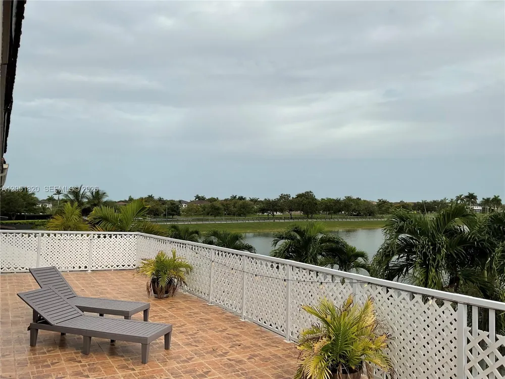 15350 SW 11 ST Miami, FL 33178