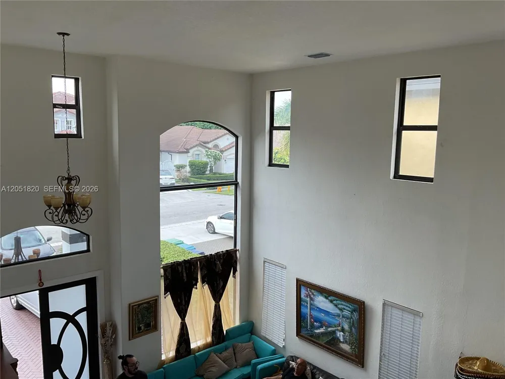 15350 SW 11 ST Miami, FL 33178