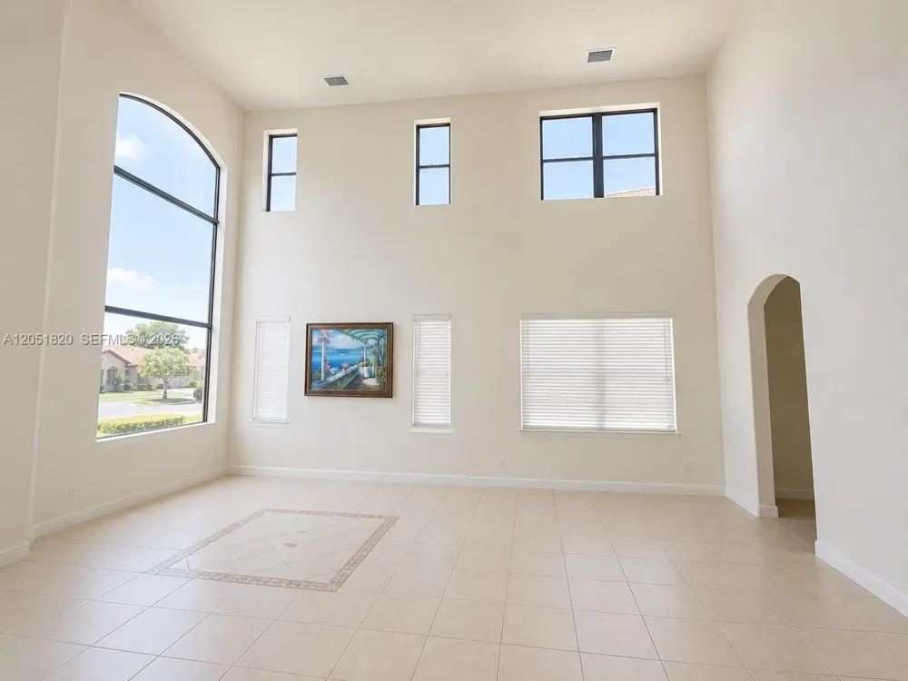 15350 SW 11 ST Miami, FL 33178