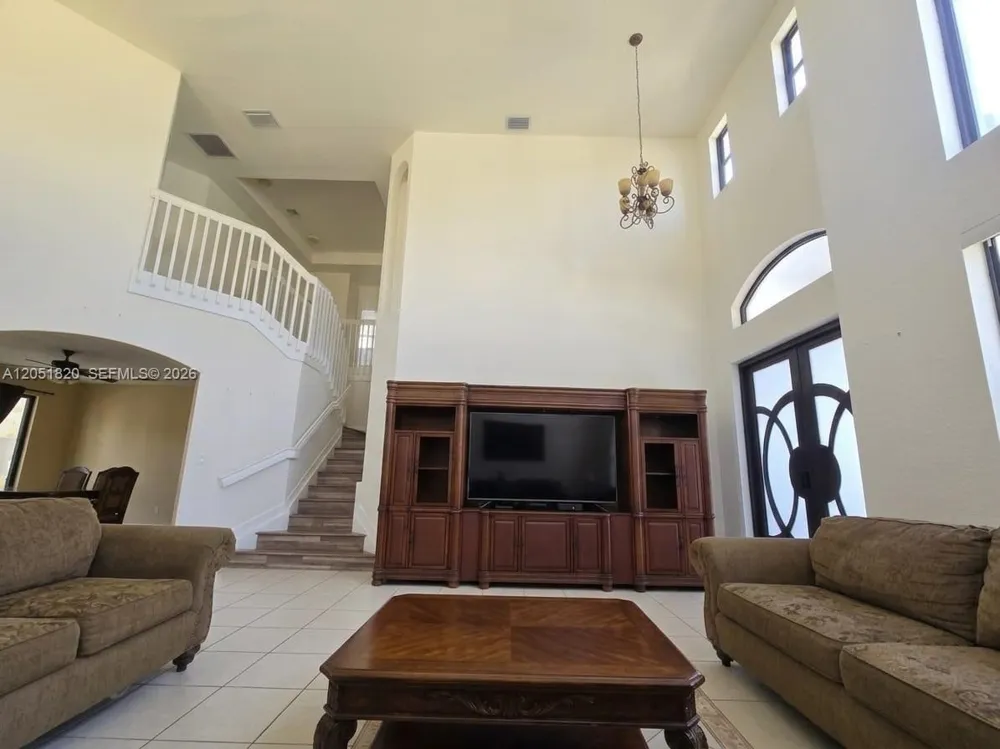15350 SW 11 ST Miami, FL 33178
