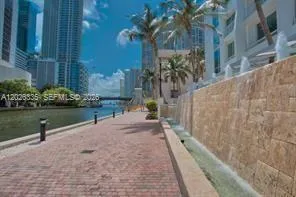 31 SE 5th St #705 Miami, FL 33131