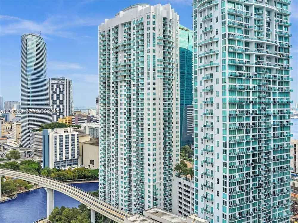 31 SE 5th St #705 Miami, FL 33131
