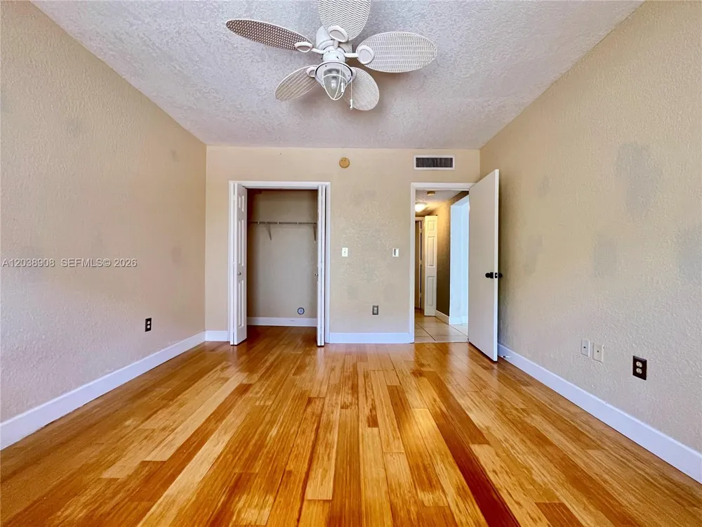 1150 99th St #6 Bay Harbor Islands, FL 33154