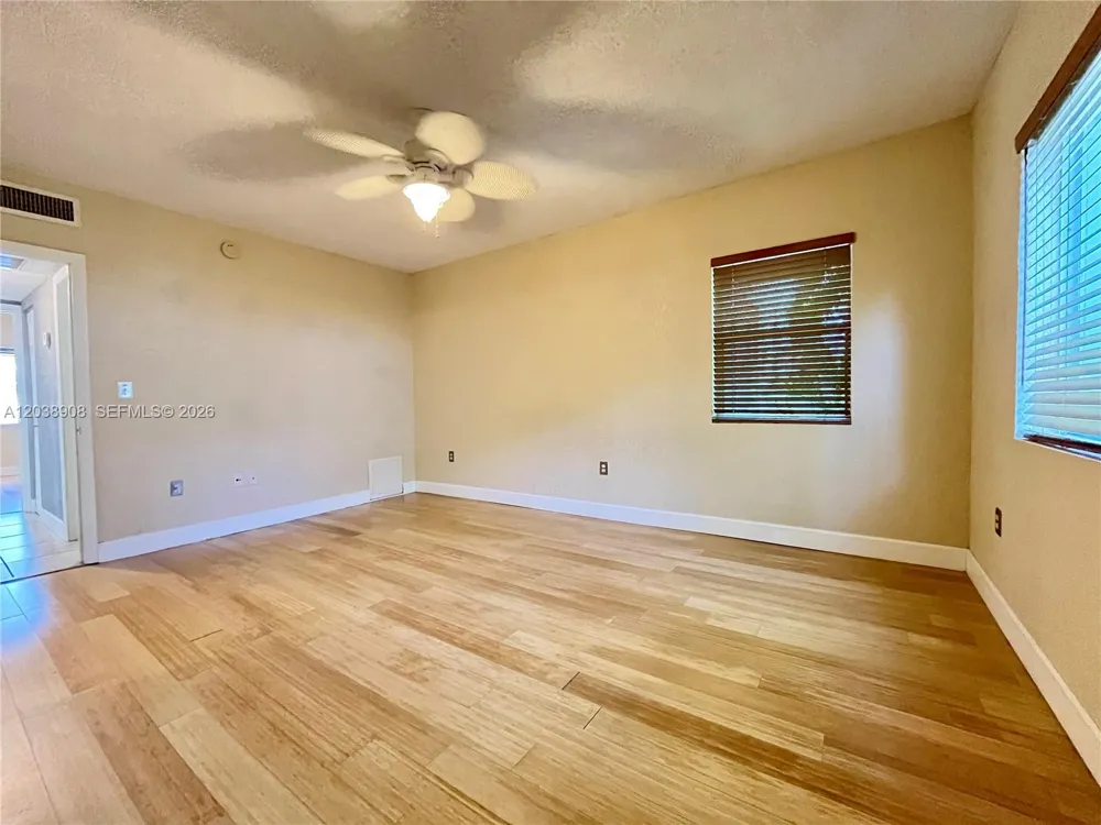 1150 99th St #6 Bay Harbor Islands, FL 33154