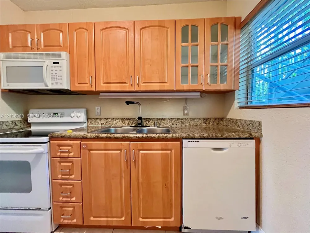 1150 99th St #6 Bay Harbor Islands, FL 33154