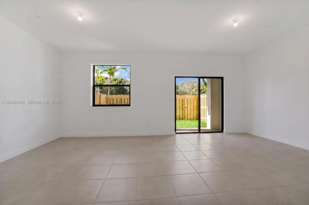 250 SW 159th Ln Pembroke Pines, FL 33027