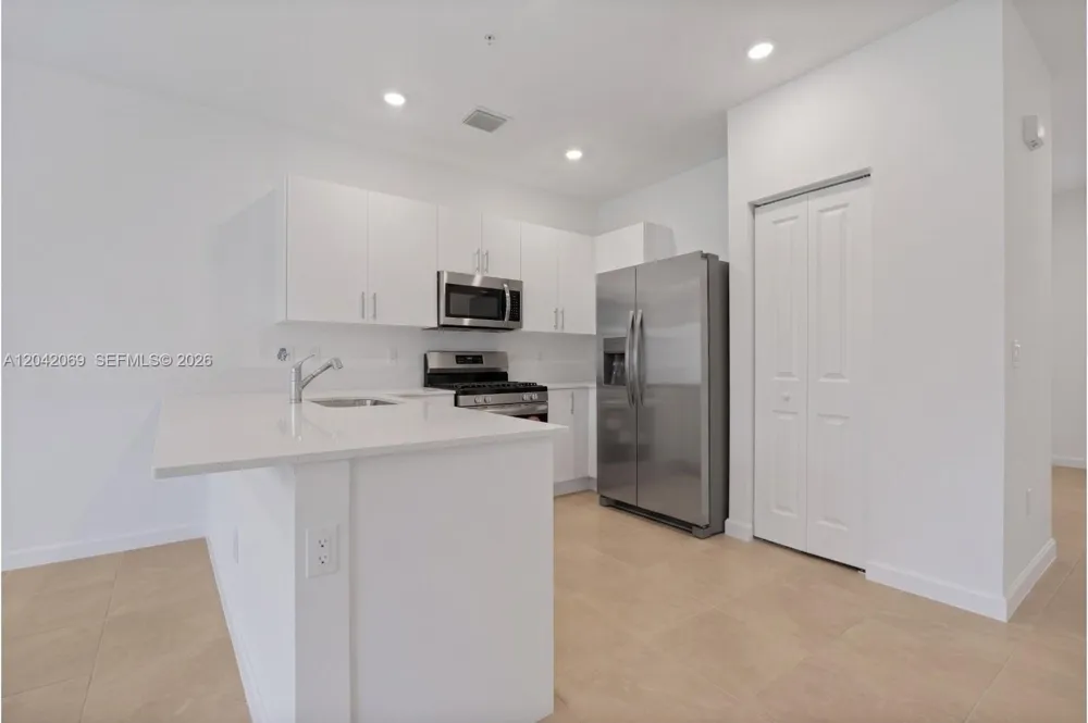 250 SW 159th Ln Pembroke Pines, FL 33027