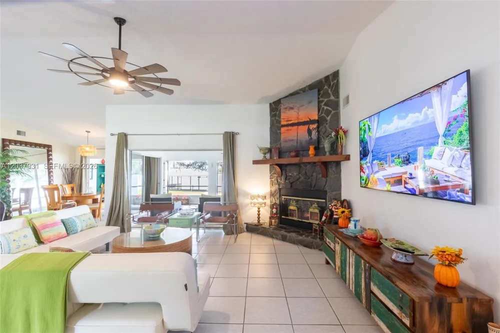 3118 Tanglewylde Avenue Lake Placid, FL 33852