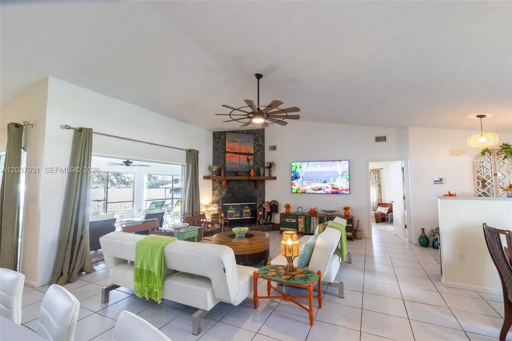 3118 Tanglewylde Avenue Lake Placid, FL 33852