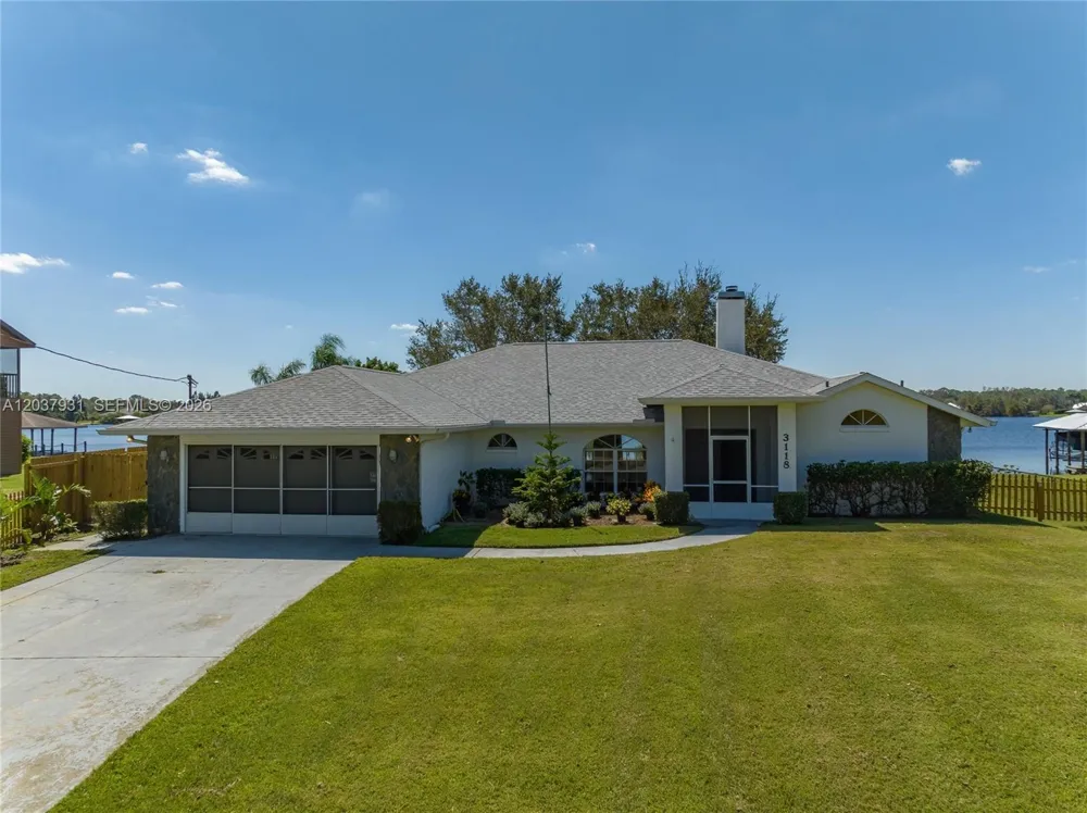 3118 Tanglewylde Avenue Lake Placid, FL 33852