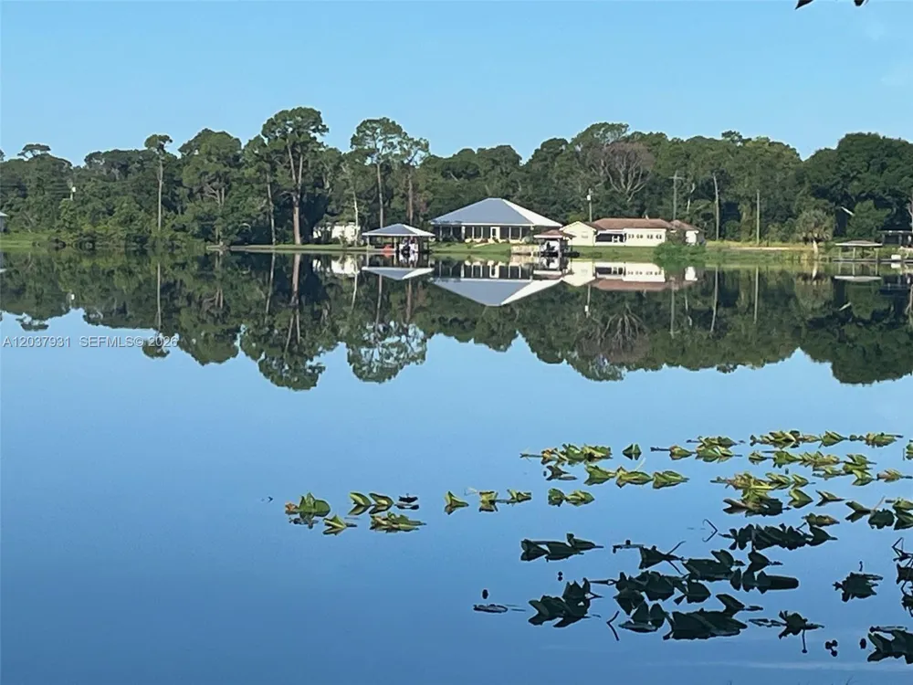3118 Tanglewylde Avenue Lake Placid, FL 33852
