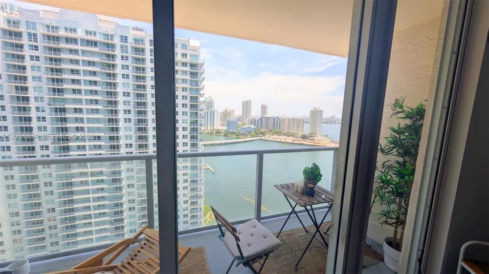 1155 Brickell Bay Dr #2508 Miami, FL 33131
