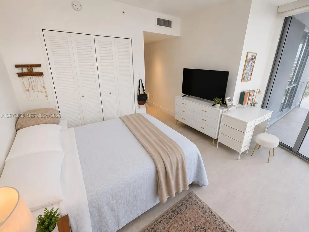 1010 SW 2nd Ave #1409 Miami, FL 33130
