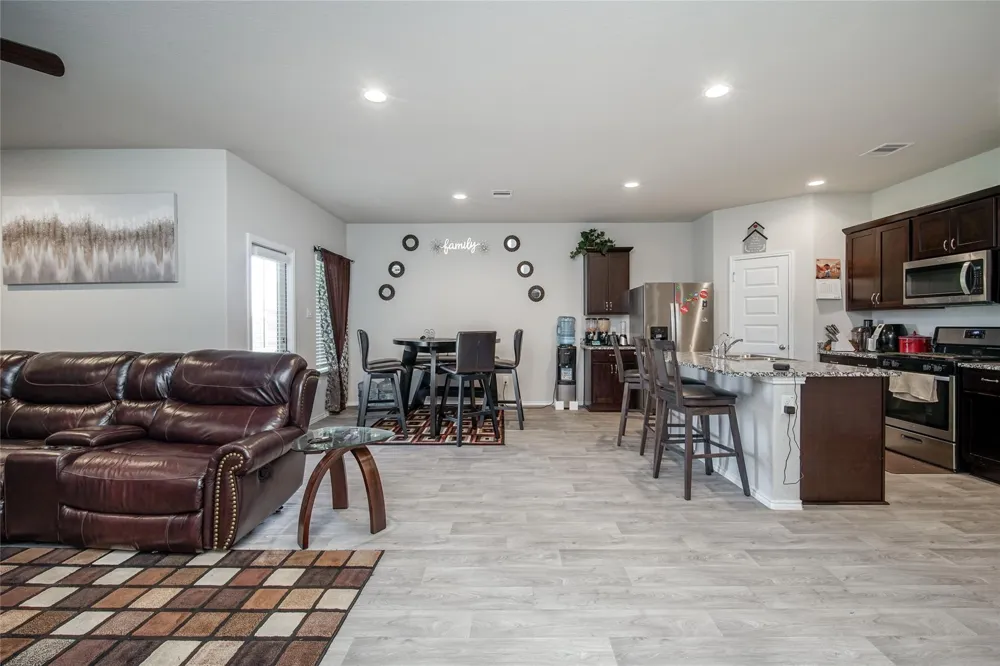 6802 Amber Cliff Lane Rosenberg, TX 77469